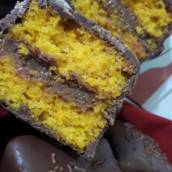 Bombom de bolo de cenoura recheado
