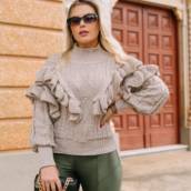 Blusa em tricô com babados e mangas bufante em Bauru
