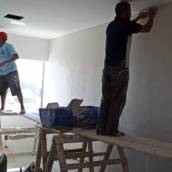 Aplicação de gesso liso