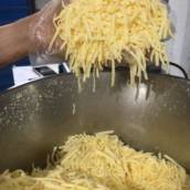 Queijo triturado