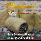 Bala de Coco sabor Abacaxi Gourmet com Brigadeiro Chocolate
