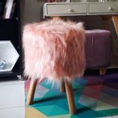 Puff peludinho rosa em Bauru 