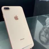 IPhone 8 Plus na cor gold