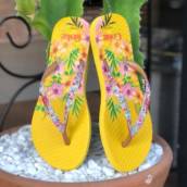 Chinelo feminino Coca-Cola