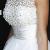 Vestido curto com pérolas em Bauru