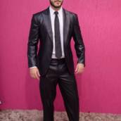 Terno preto com verniz em Bauru