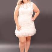Vestido curto branco rendado Plus Size em Bauru