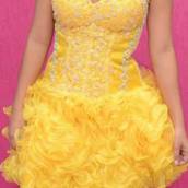 Vestido de Debutante Amarelo sem Mangas