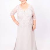 Vestido branco rendado com mangas Plus Size em Bauru