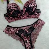 Conjunto de Lingerie - Preto/rosa rendado