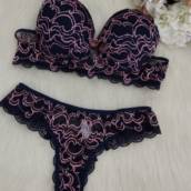 Conjunto de Lingerie - Preto/rosa detalhe em renda