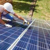 Instalação de sistemas de energia solar em residências