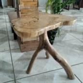 Mesa de Centro de Madeira 47 x 52 cm Altura