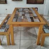 Jogo de Mesa de Madeira e Ceramica com 2 bancos 160 x 78 cm