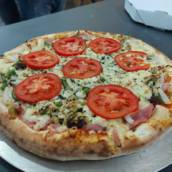 Pizza com Borda Recheada