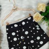 Short preto com bolinhas brancas em Bauru