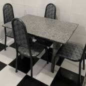 Mesa com pé e tampo em granito