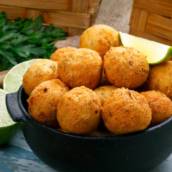 14. BOLINHO DE BACALHAU
