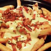 Meia Porção de Batata Frita com Bacon e Provolone