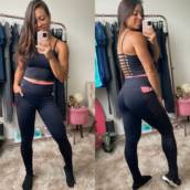 Calça bolso lateral e transparência