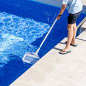 Limpeza de piscinas