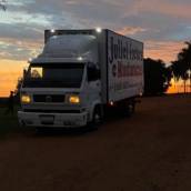Caminhão Baú Para Fretes e Mudanças