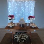 Decoração para a mesa do bolo de casamento - Bauru