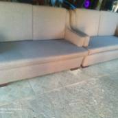 Modificação de Sofás: De três lugares modificado pra dois lugares. Com almofadas do acento inteiro.