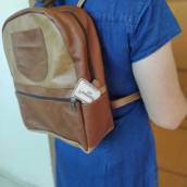 Mochila de couro legítimo caramelo