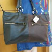 Bolsa de ombro/braço de couro legítimo preta com café