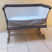 Berço co-bed portátil em Bauru