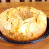 Bolo de Abacaxi com Calda