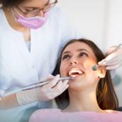 Dentista para troca de restauração escura em Bauru