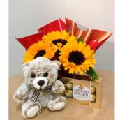 Arranjo de flores com pelúcia e Ferrero