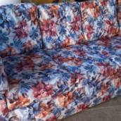Sofá de Três Lugares em Sued Floral