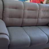 Sofá de Três Lugares em Sued Liso