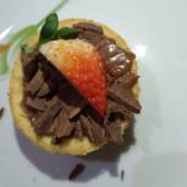 Mini Tortinha de Morango com Chocolate em Bauru