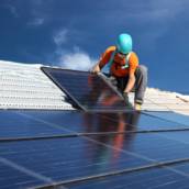 Instalação de placas fotovoltaicas para energia solar
