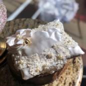 Mini Almofada para Alianças Branca com Renda e Cetim para Casamento em Bauru