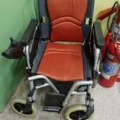 Manutenção e reparo de cadeira de rodas motorizada