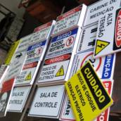 Placas de sinalização em PVC em Bauru