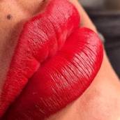 Micropigmentação labial (revitalização e efeito batom)