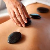 Massagem relaxante pedras quentes