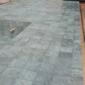 Limpeza e revitalização de piso de piscina 