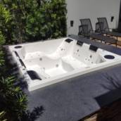 Jacuzzi em Colombo em Colombo, PR por Amazon Spa - Loja Alphaville