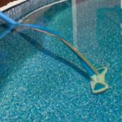 Limpeza de piscinas em condomínio