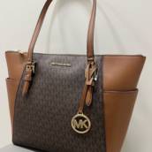 Bolsa Michael Kors Charlotte tote em Monograma em Bauru