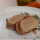 Filé mignon suíno enrolado com bacon