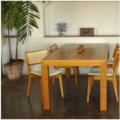 Mesa de jantar pé lateral