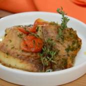 Tilápia com gremolata e tomate confit